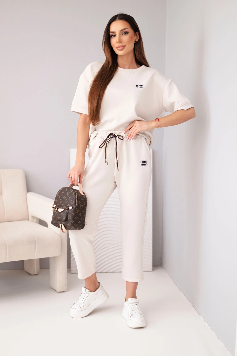Komplet damski wiskozowy masełko z krótkim rękawem i spodniami z podwijaną nogawką beżowy