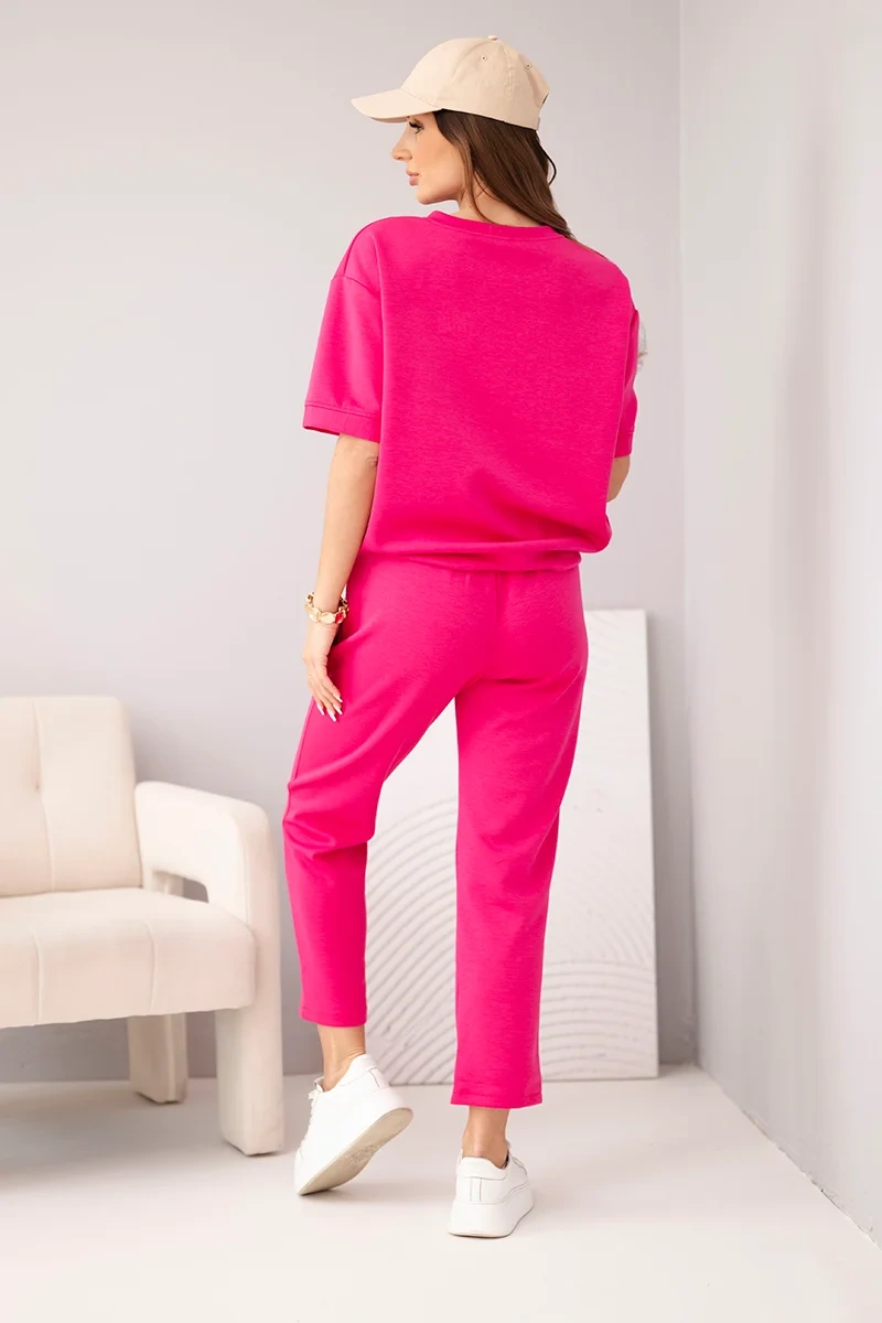 Komplet damski wiskozowy masełko z krótkim rękawem i spodniami z podwijaną nogawką fuksja - obrazek 3