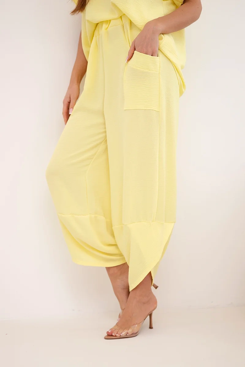 Komplet z wiskozy bluzka + spodnie żółty - obrazek 4