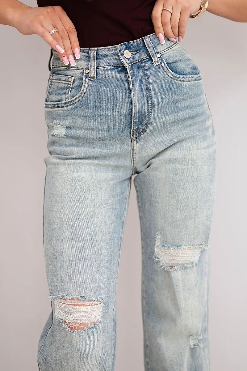 Spodnie damskie z szeroką nogawką i przetarciami jeansowe - obrazek 5