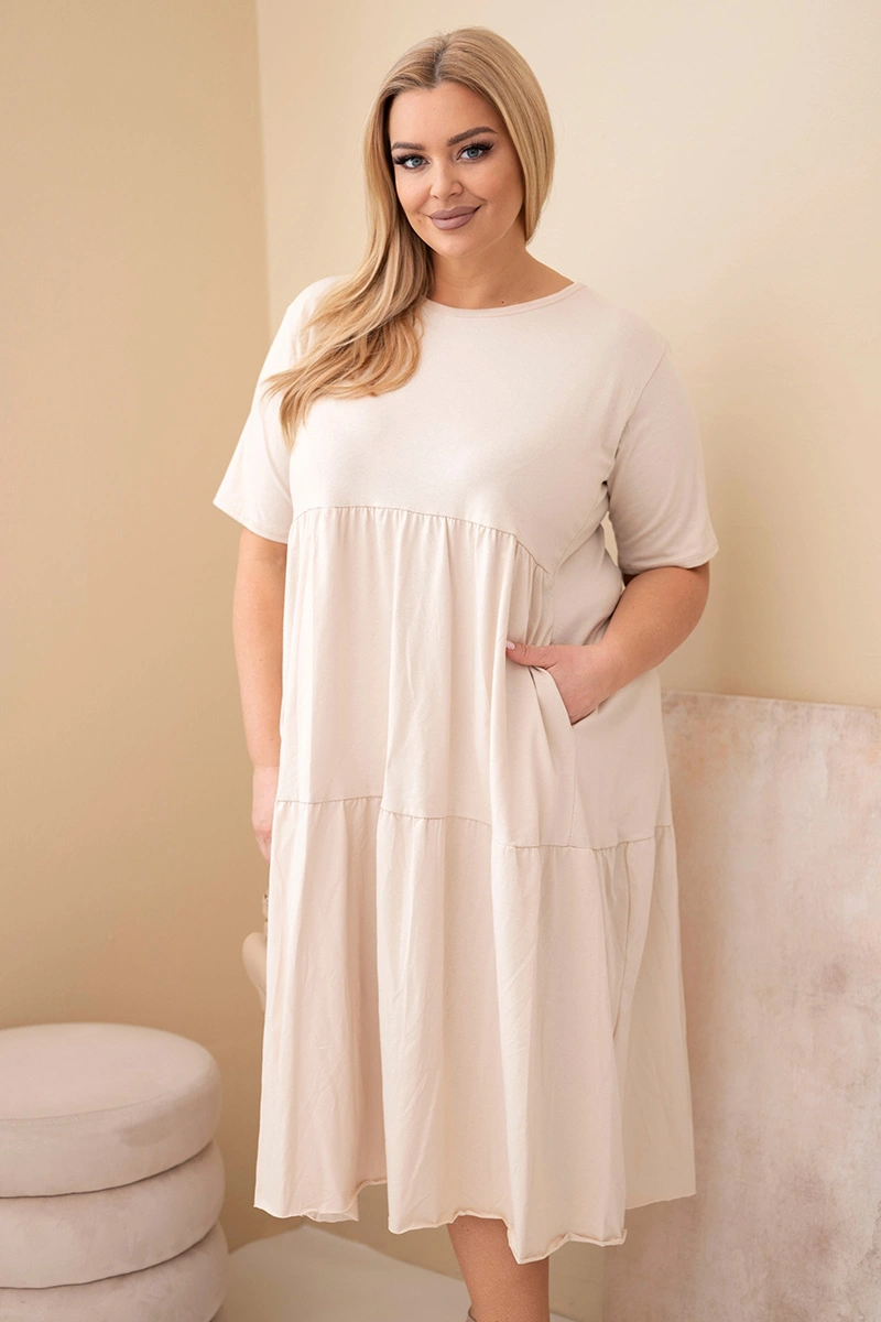 Sukienka damska bawełniana Plus Size z krótkim rękawem i falbaną beżowa