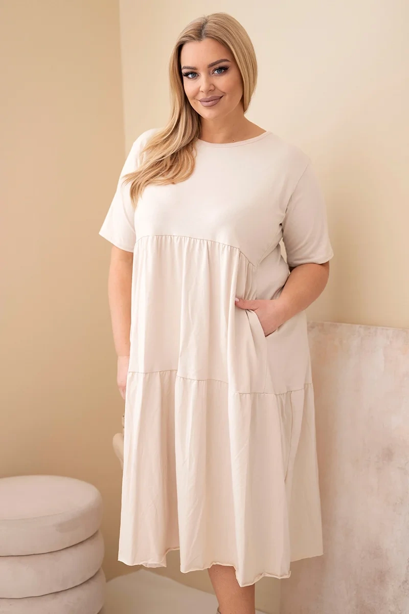 Sukienka damska bawełniana Plus Size z krótkim rękawem i falbaną beżowa