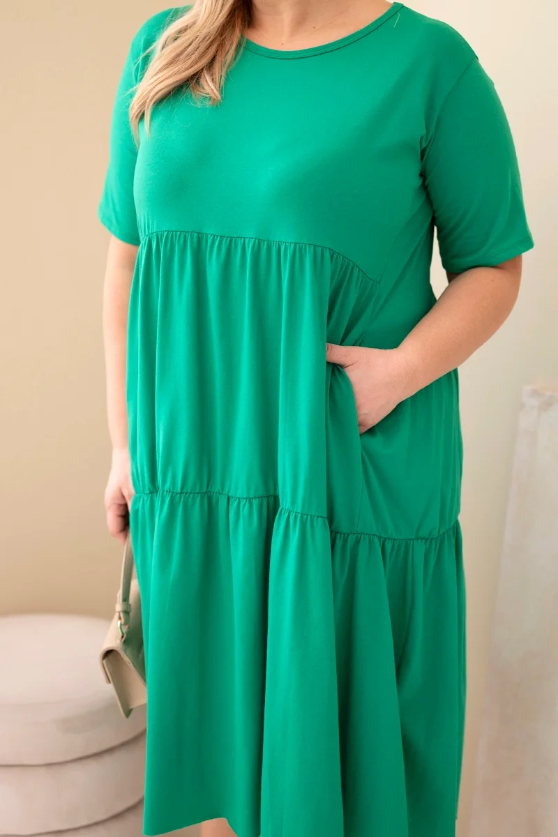 Sukienka damska bawełniana Plus Size z krótkim rękawem i falbaną zielona - obrazek 4