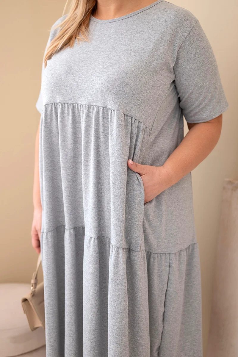 Sukienka damska bawełniana Plus Size z krótkim rękawem i falbaną szary melanż - obrazek 4