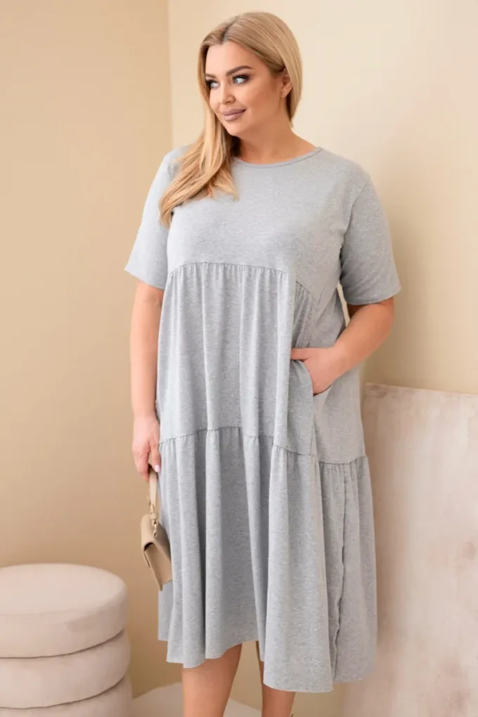 Sukienka damska bawełniana Plus Size z krótkim rękawem i falbaną szary melanż