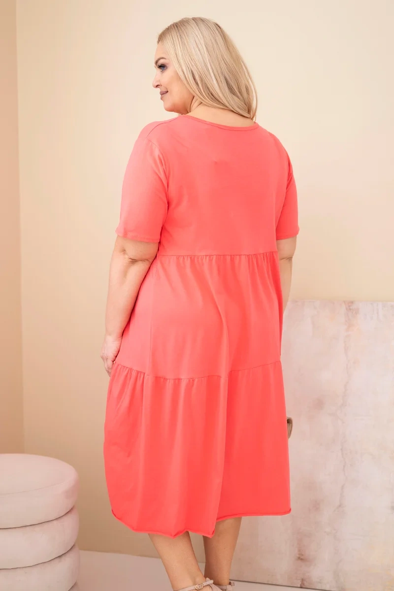 Sukienka damska bawełniana Plus Size z krótkim rękawem i falbaną malinowa - obrazek 3