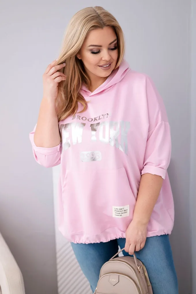 Bluza damska Plus Size wiskozowa z kapturem i kieszenią kangurką jasno różowa
