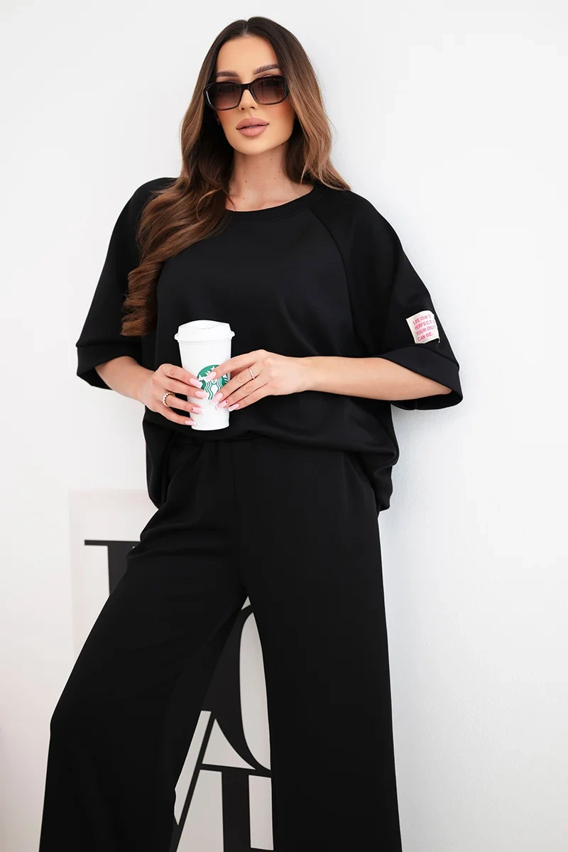 Komplet damski masełkowy z wiskozy bluza i szerokie spodnie czarny