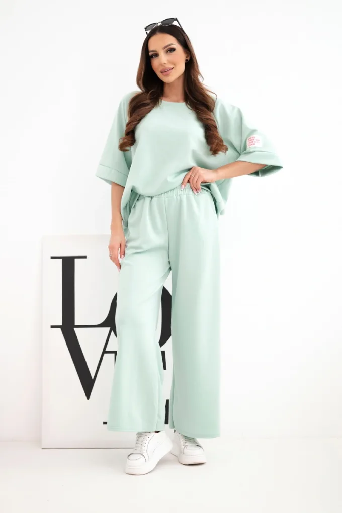 Komplet damski masełkowy z wiskozy bluza i szerokie spodnie miętowy