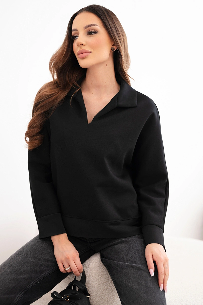 Bluza damska masełkowa z wiskozy i z kołnierzykiem i dekoltem V czarna