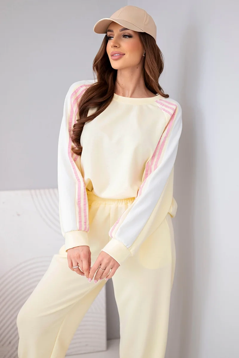 Komplet damski masełkowy z lampasem i ściągaczem żółty