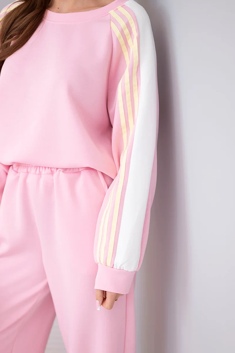 Komplet damski masełkowy z lampasem i ściągaczem jasno różowy - obrazek 4