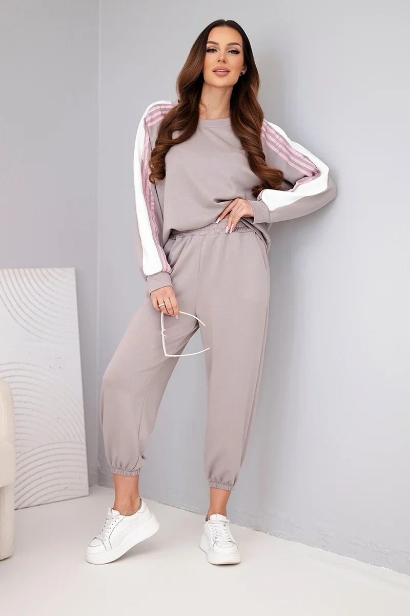 Komplet damski masełkowy z lampasem i ściągaczem fango - obrazek 2