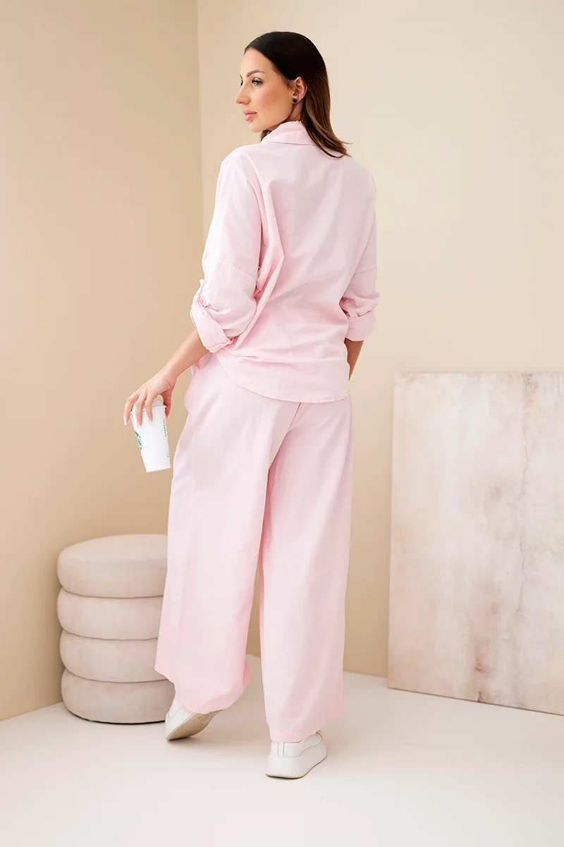 Komplet damski sztruksowy z wiązaną koszulą i szerokimi nogawkami pudrowy róż - obrazek 3