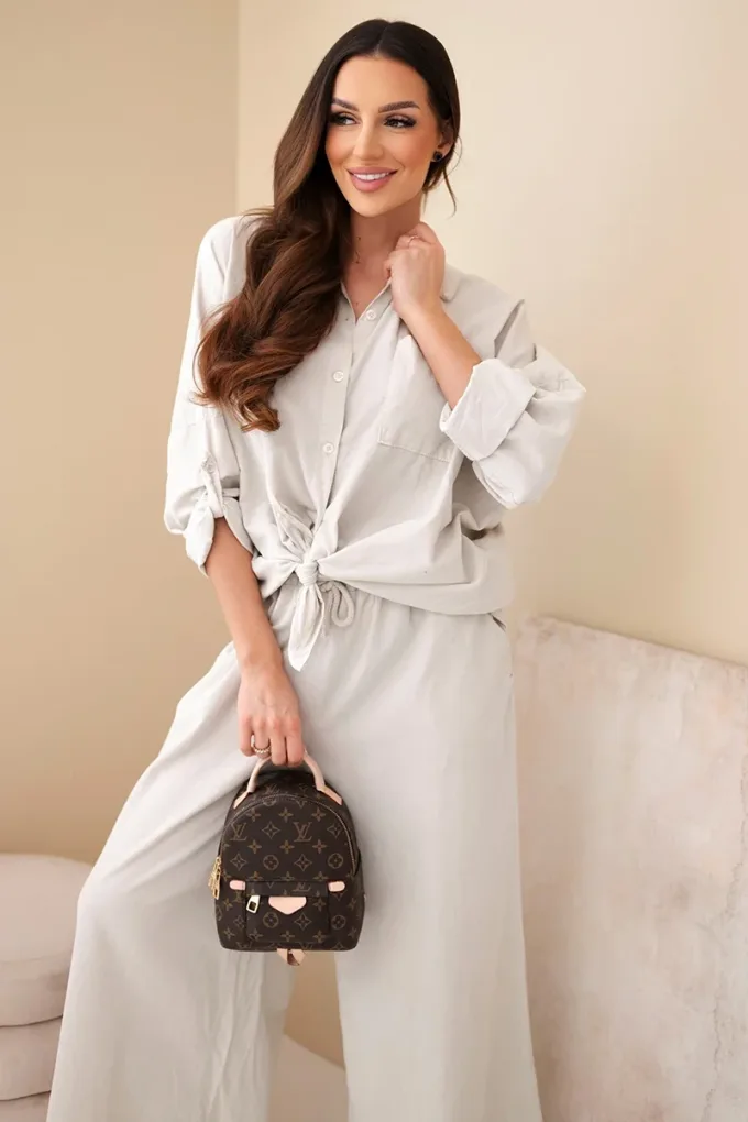 Komplet damski sztruksowy z wiązaną koszulą i szerokimi nogawkami beżowy