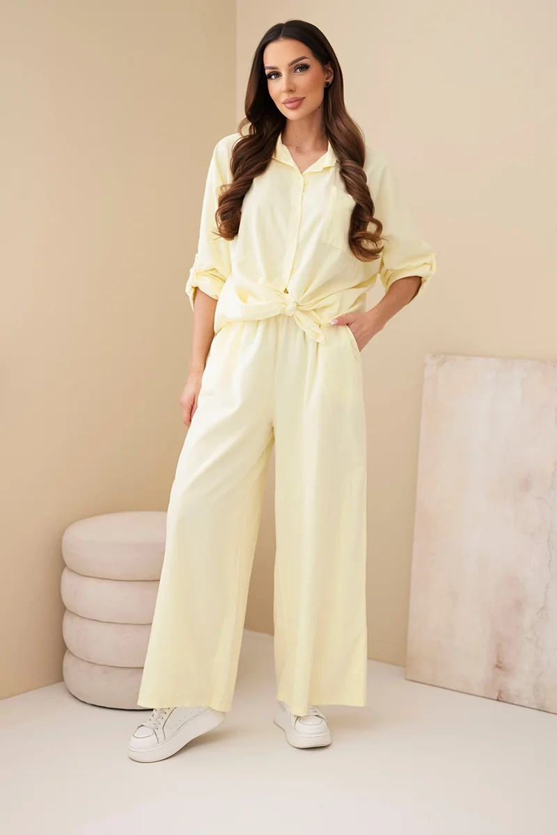 Komplet damski sztruksowy z wiązaną koszulą i szerokimi nogawkami żółty - obrazek 2