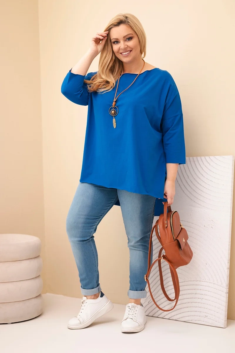 Bluzka damska bawełniana Plus Size asymetryczna z naszyjnikiem chabrowa - obrazek 3