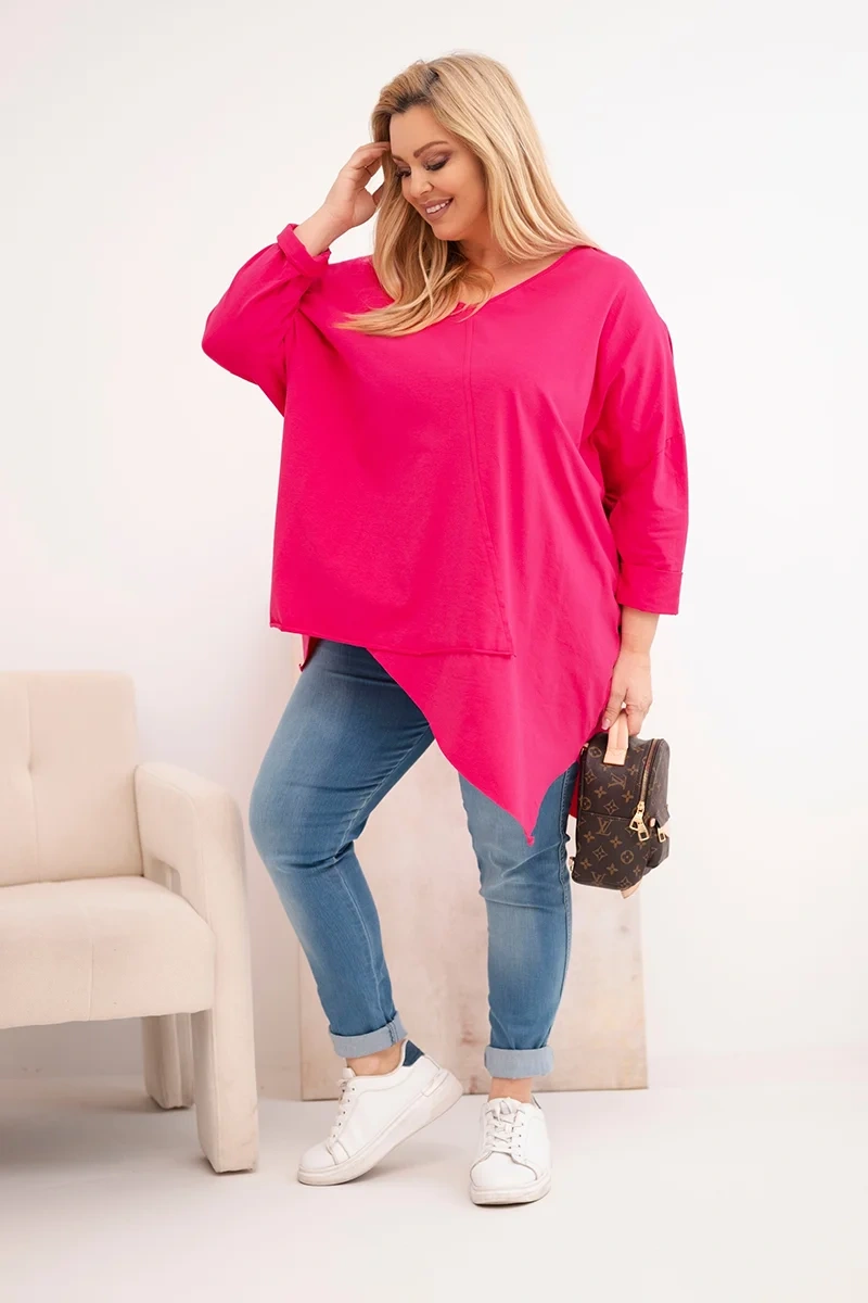 Bluzka damska bawełniana Plus Size z asymetrycznym dołem i dekoltem V fuksja - obrazek 2