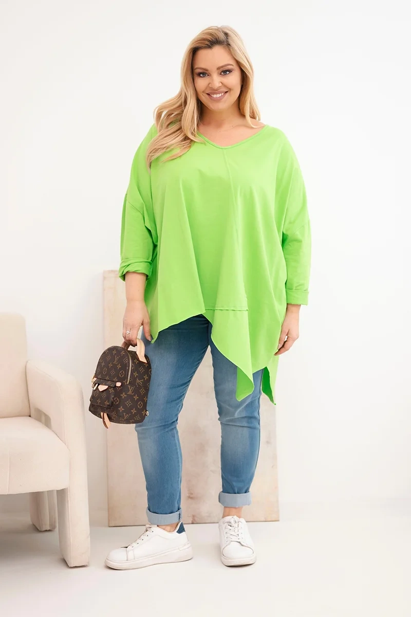 Bluzka damska bawełniana Plus Size z asymetrycznym dołem i dekoltem V jasno zielona - obrazek 2