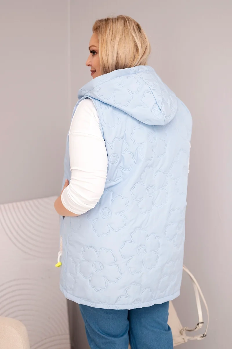 Kamizelka damska Plus Size z kapturem i pikowaniem w kwiaty niebieska - obrazek 4