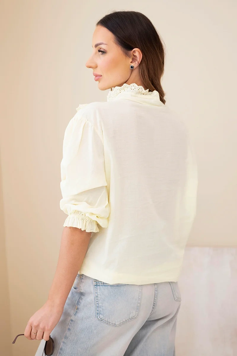 Koszula damska bawełniana z koronką i wiązaniem żółta - obrazek 3