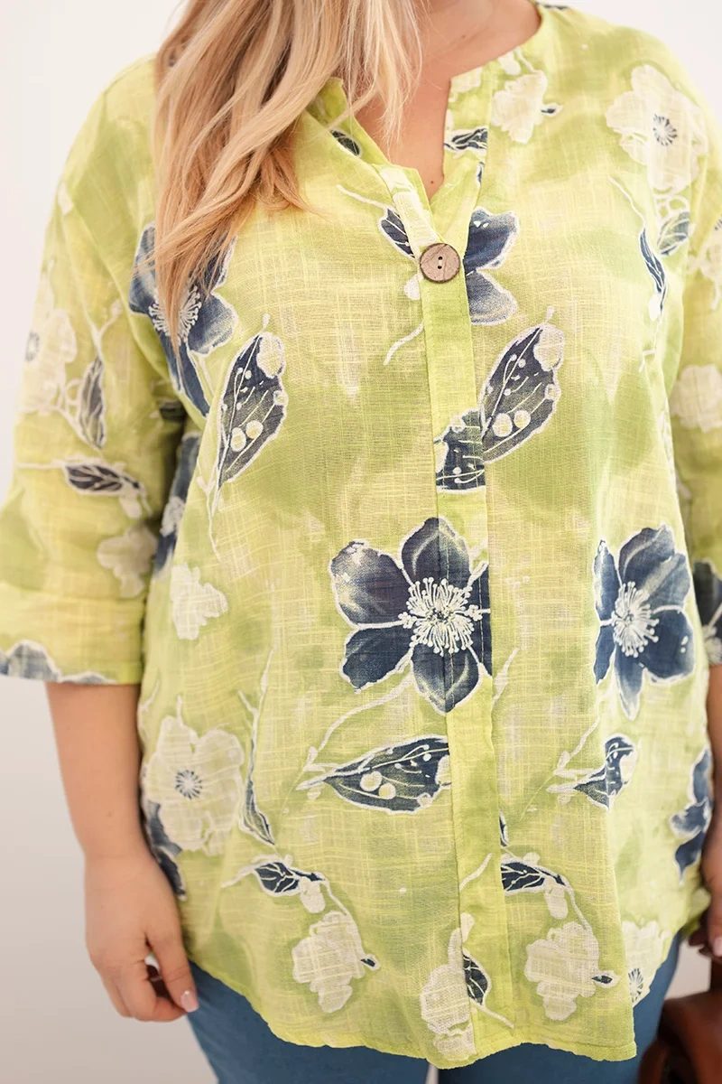 Bluzka damska bawełniana Plus Size w kwiatowy wzór jasno zielona - obrazek 4