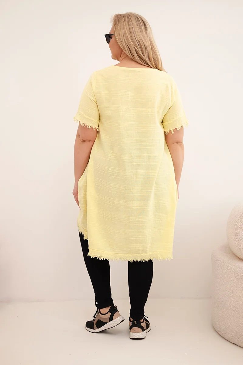 Sukienka damska bawełniana Plus Size z dłuższym tyłem i kieszenią żółta - obrazek 3