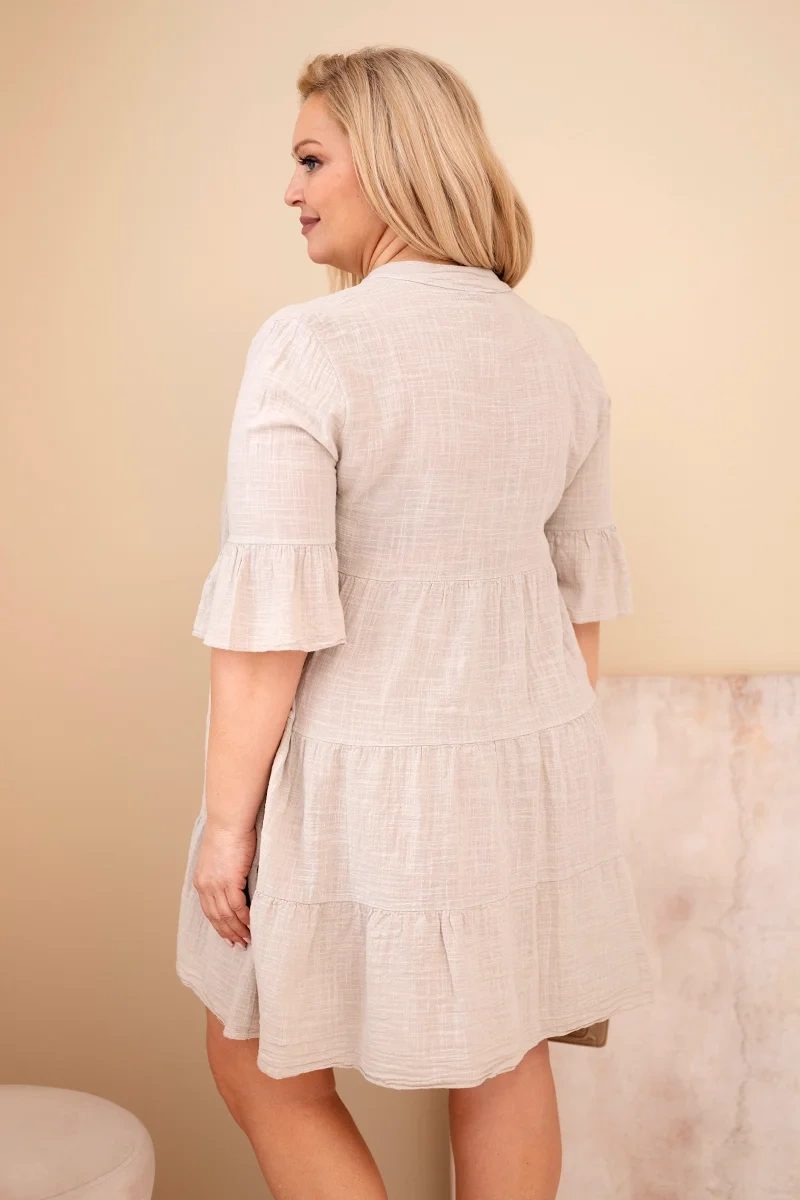 Sukienka damska bawełniana Plus Size z falbanami beżowa - obrazek 3
