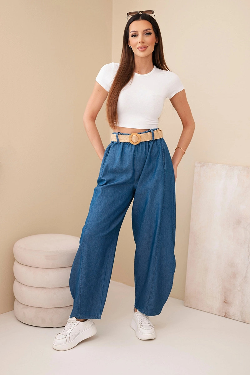 Spodnie damskie z szeroką nogawką i paskiem ciemno jeansowe - obrazek 4