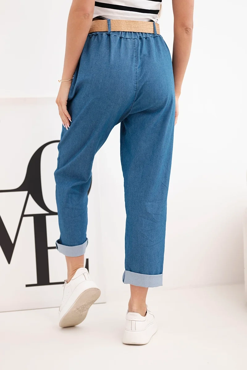 Spodnie damskie z podwijaną nogawką i paskiem ciemno jeansowe - obrazek 3