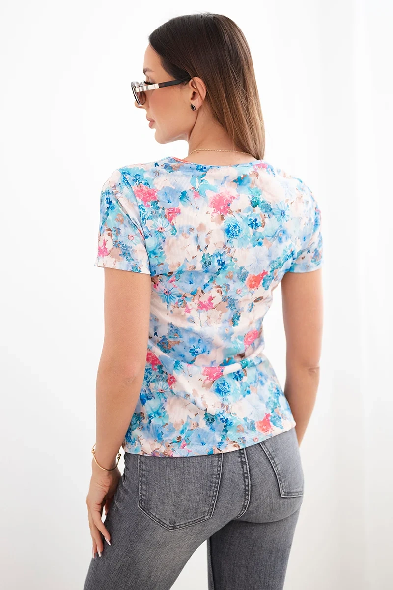 Bluzka damska wiskozowa prążkowana z kwiatowym nadrukiem niebieska - obrazek 3