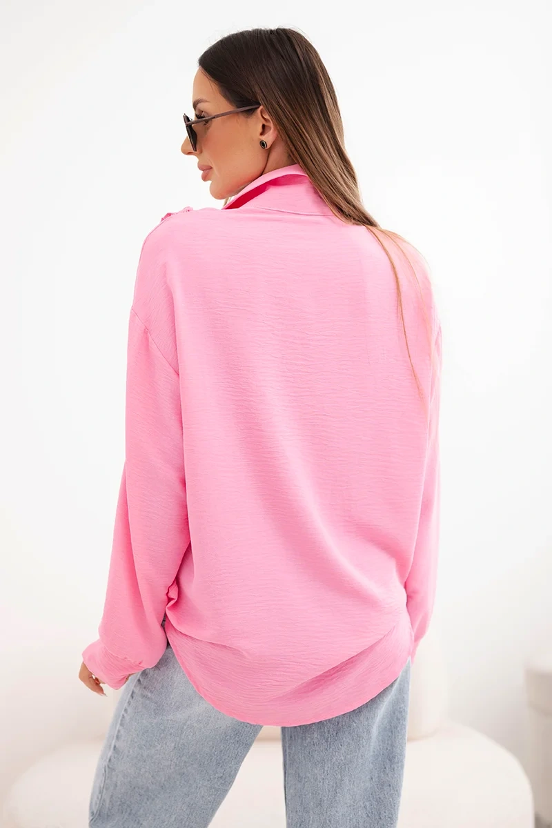 Koszula damska wiskozowa z długim rękawem i falbanami jasno różowa - obrazek 3