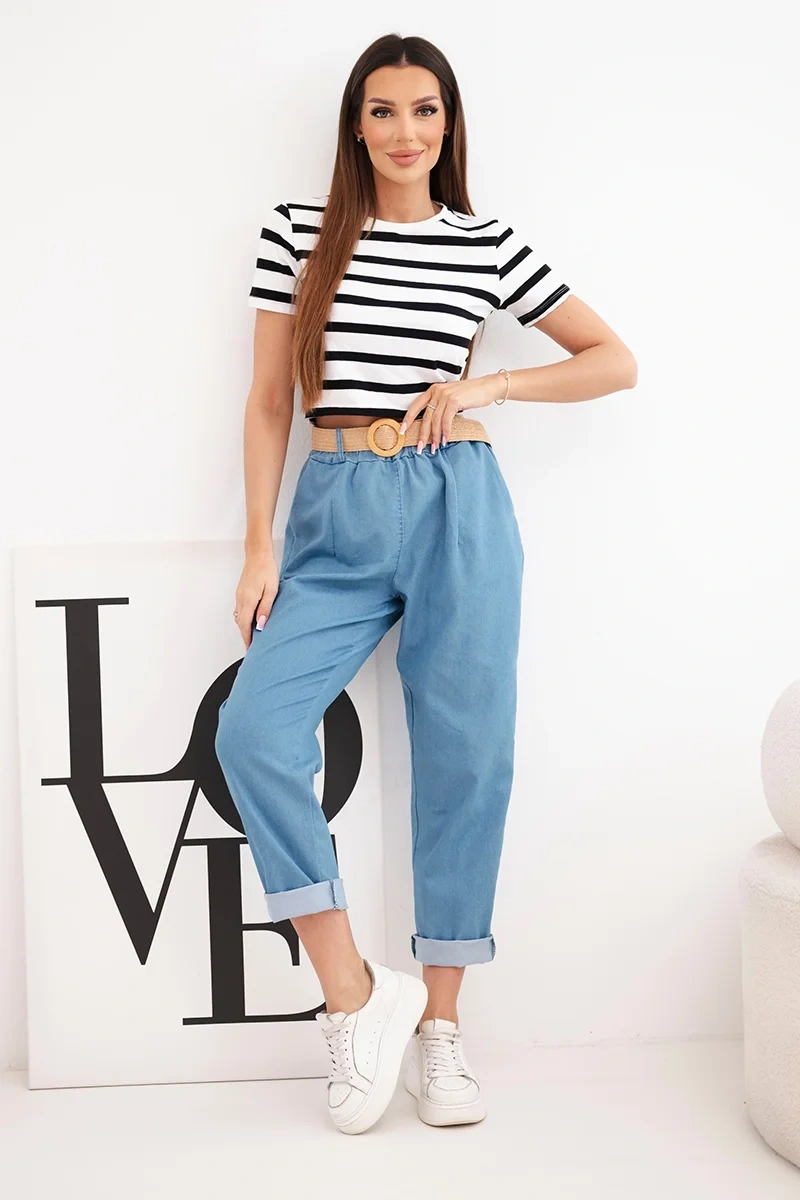 Spodnie damskie z podwijaną nogawką i paskiem jasno jeansowe - obrazek 2