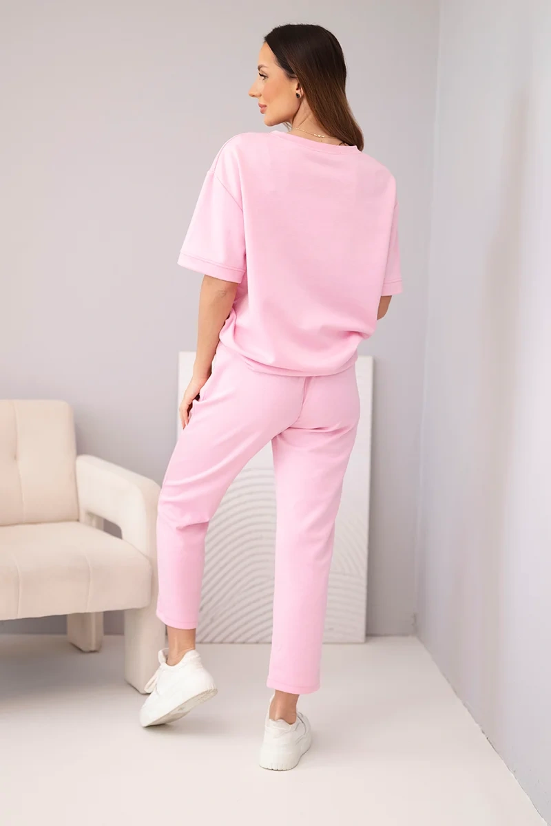Komplet damski wiskozowy masełko z krótkim rękawem i spodniami z podwijaną nogawką jasny różowy - obrazek 3