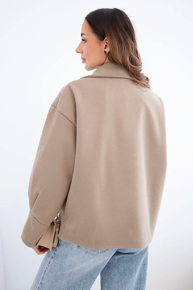 Kurtka damska krótka dwurzędowa z kołnierzem fango - obrazek 4