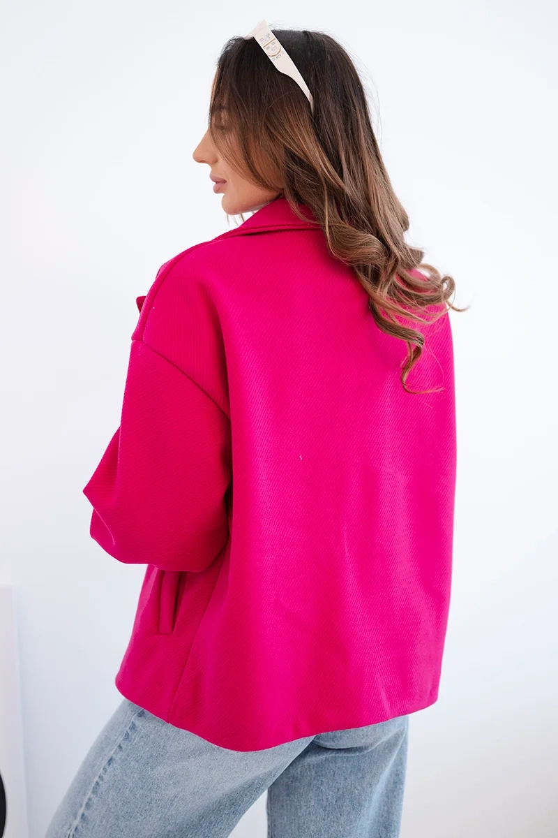 Kurtka damska krótka dwurzędowa z kołnierzem fuksja - obrazek 3