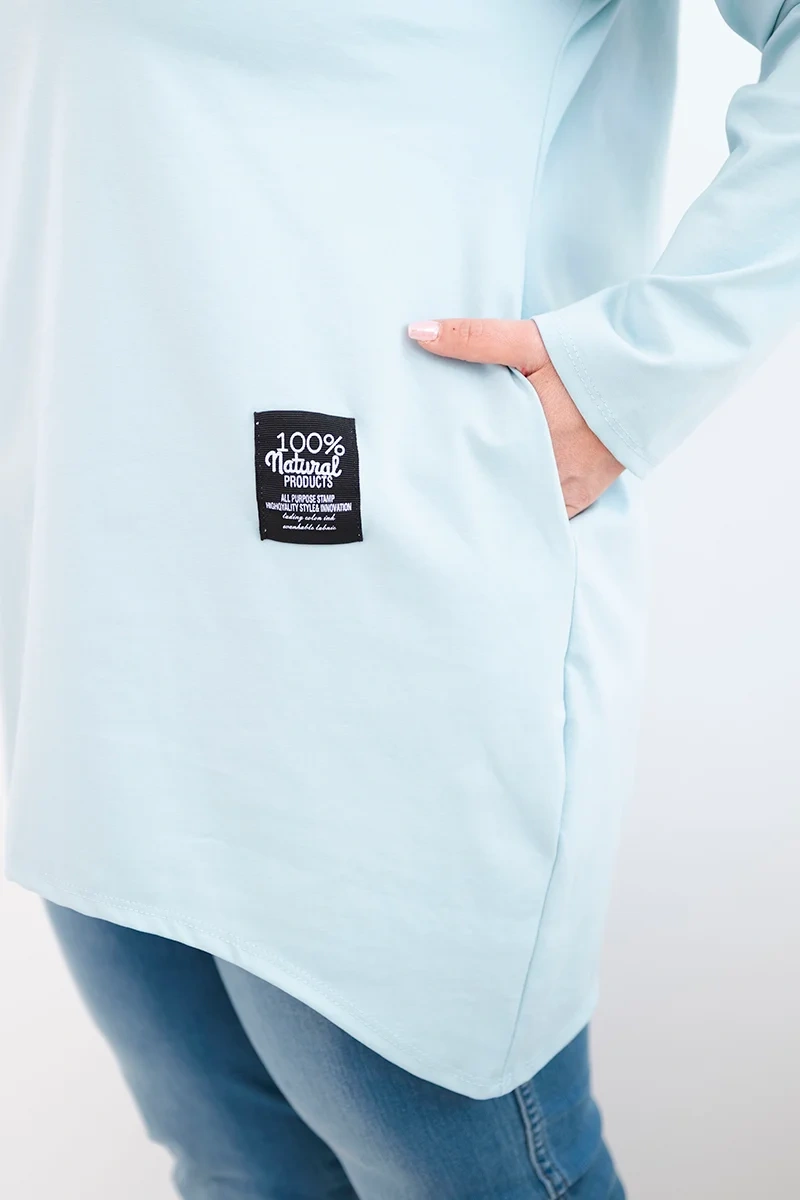 Bluzka damska Plus Size z dłuższym tyłem i długim rękawem ciemno miętowa - obrazek 4