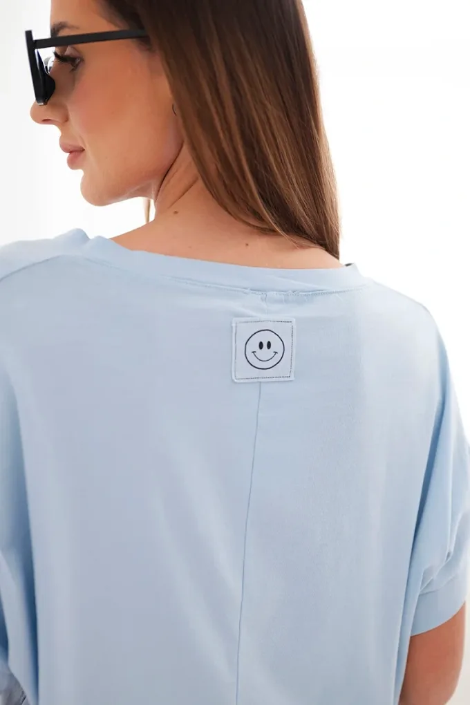 Bluzka damska bawełniana z dekoltem V i krótkim rękawem niebieska