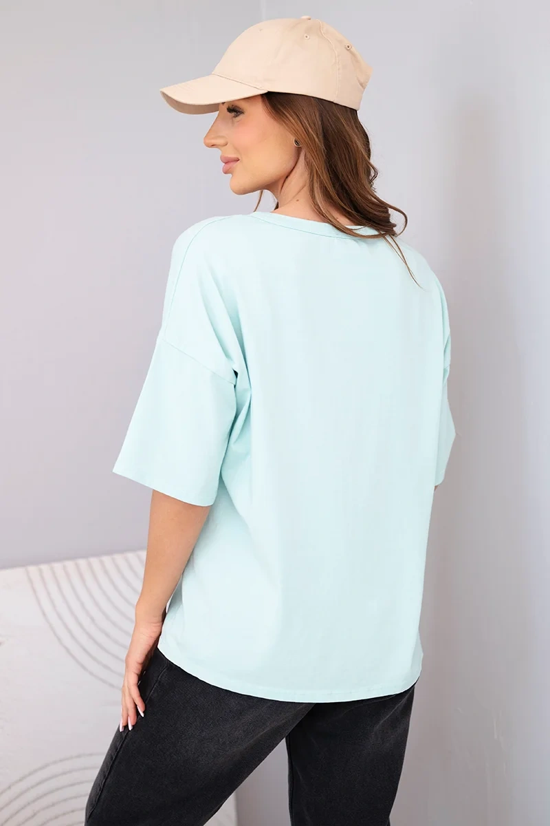 Bluzka damska bawełniana oversize z krótkim rękawem i nadrukiem miętowa - obrazek 3