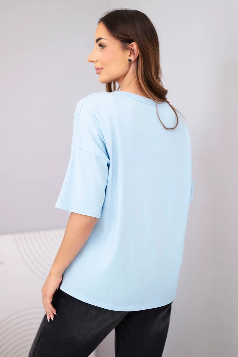 Bluzka damska bawełniana oversize z krótkim rękawem i nadrukiem niebieska - obrazek 4