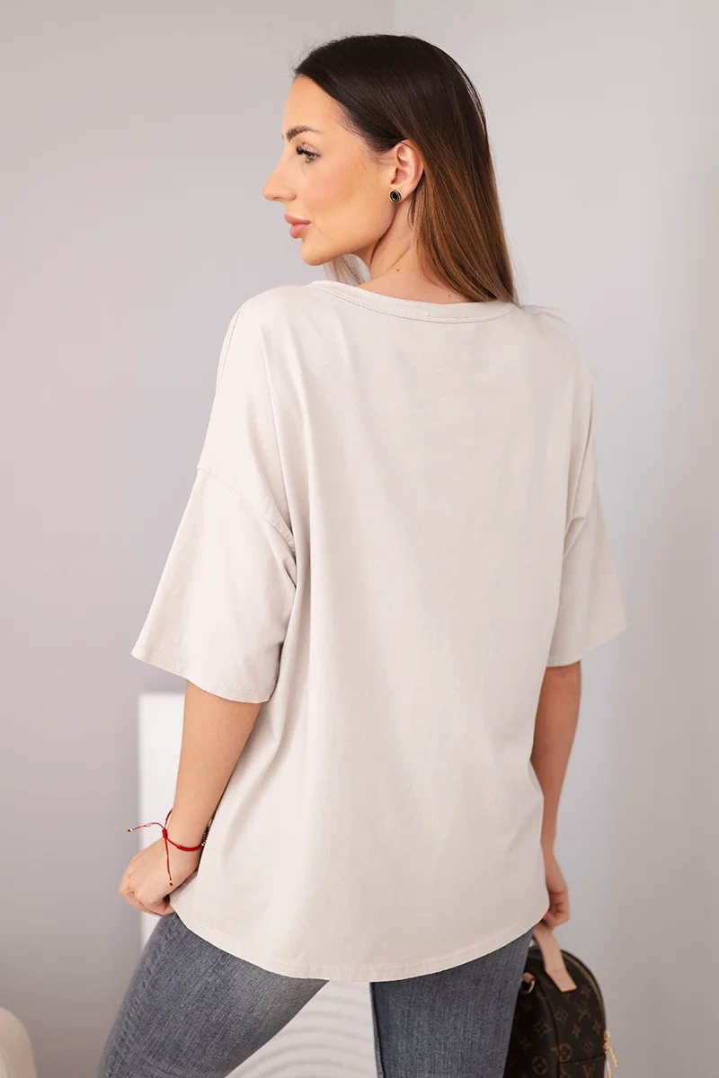 Bluzka damska bawełniana oversize z nadrukiem "Dog Fashion" beżowa - obrazek 3