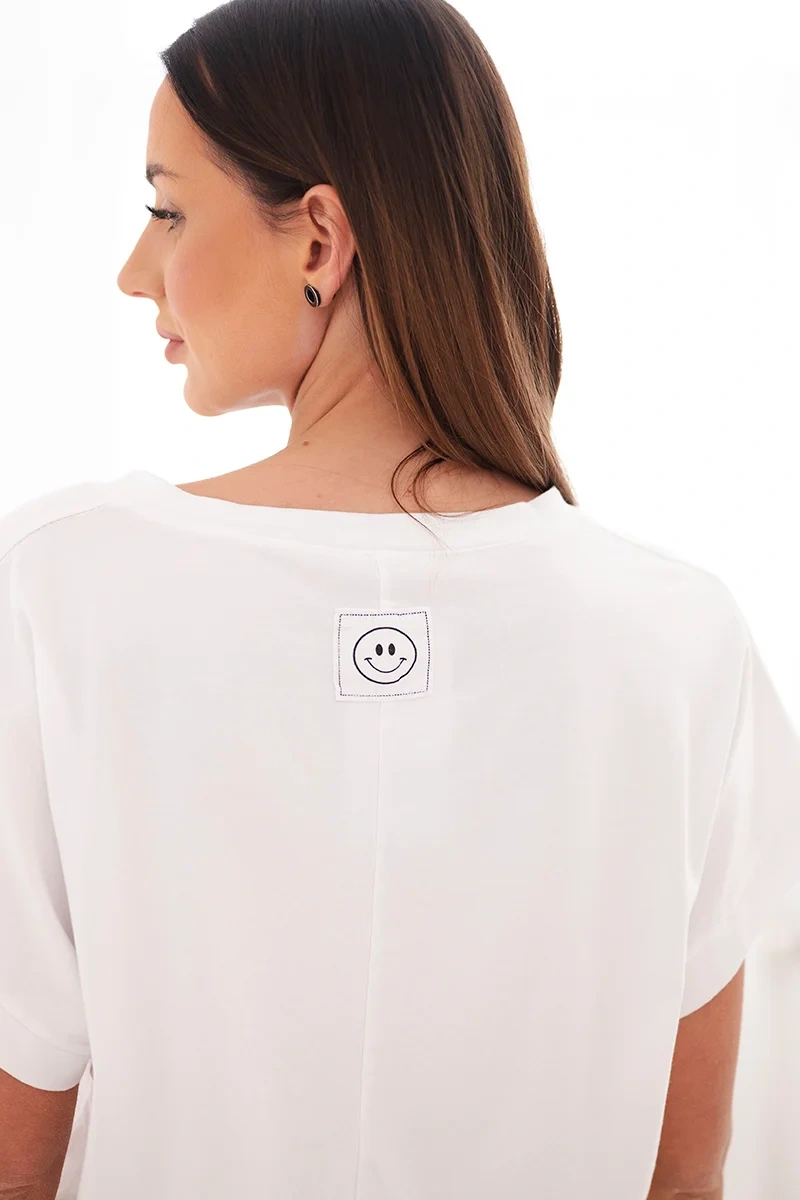 Bluzka damska bawełniana z dekoltem V i krótkim rękawem biała