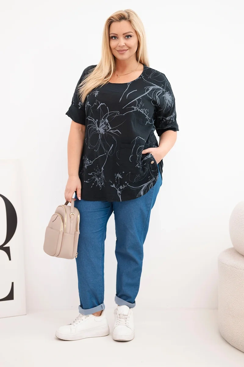 Bluzka damska bawełniana Plus Size z krótkim rękawem i kieszenią czarna - obrazek 2