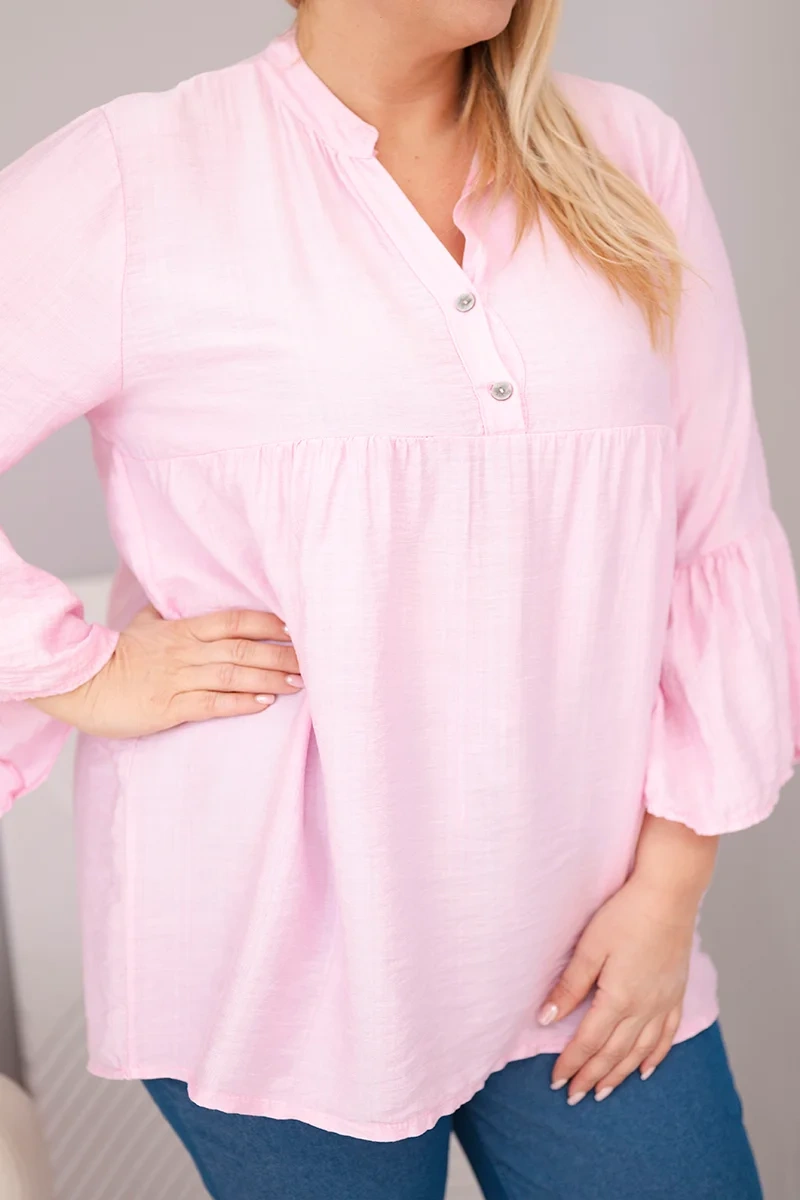 Bluzka damska wiskozowa Plus Size z falbaniastym rękawem i dekoltem V cukierkowy róż - obrazek 4