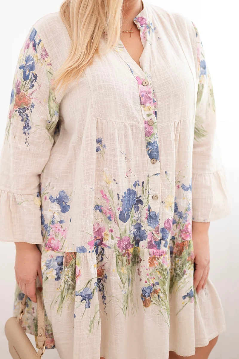 Sukienka damska bawełniana Plus Size z dekoltem V i guzikami kwiatowy wzór beżowa - obrazek 4