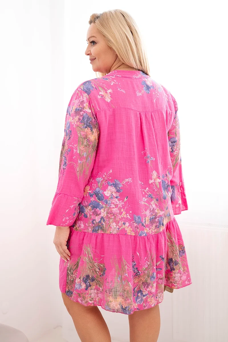 Sukienka damska bawełniana Plus Size z dekoltem V i guzikami kwiatowy wzór fuksja - obrazek 3