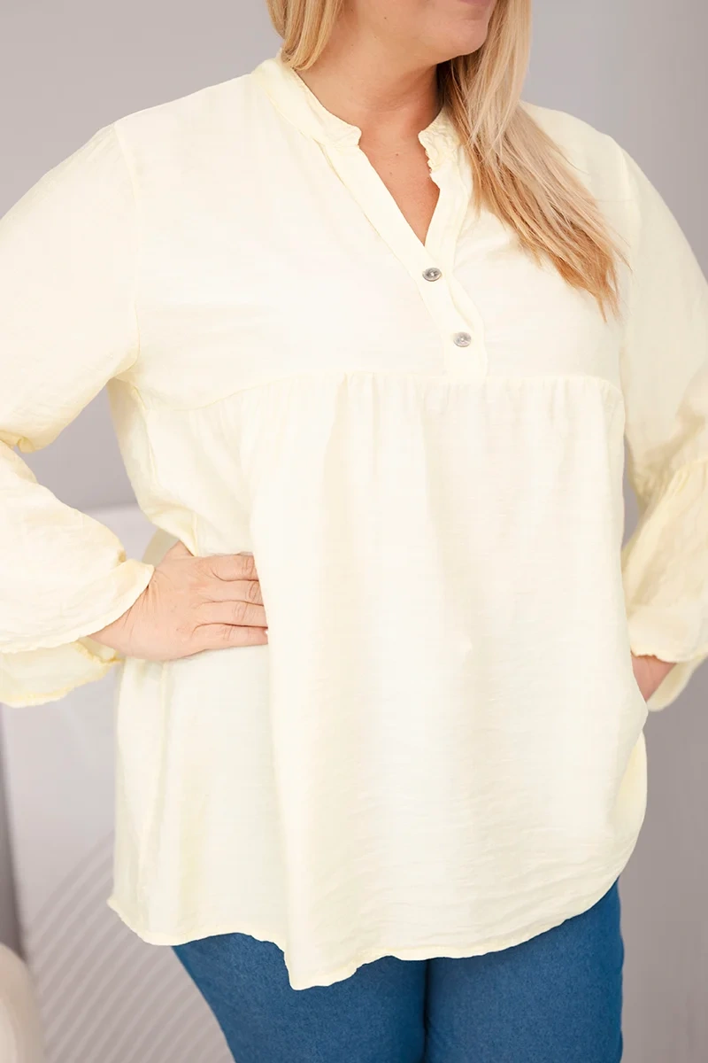 Bluzka damska wiskozowa Plus Size z falbaniastym rękawem i dekoltem V żółta - obrazek 4