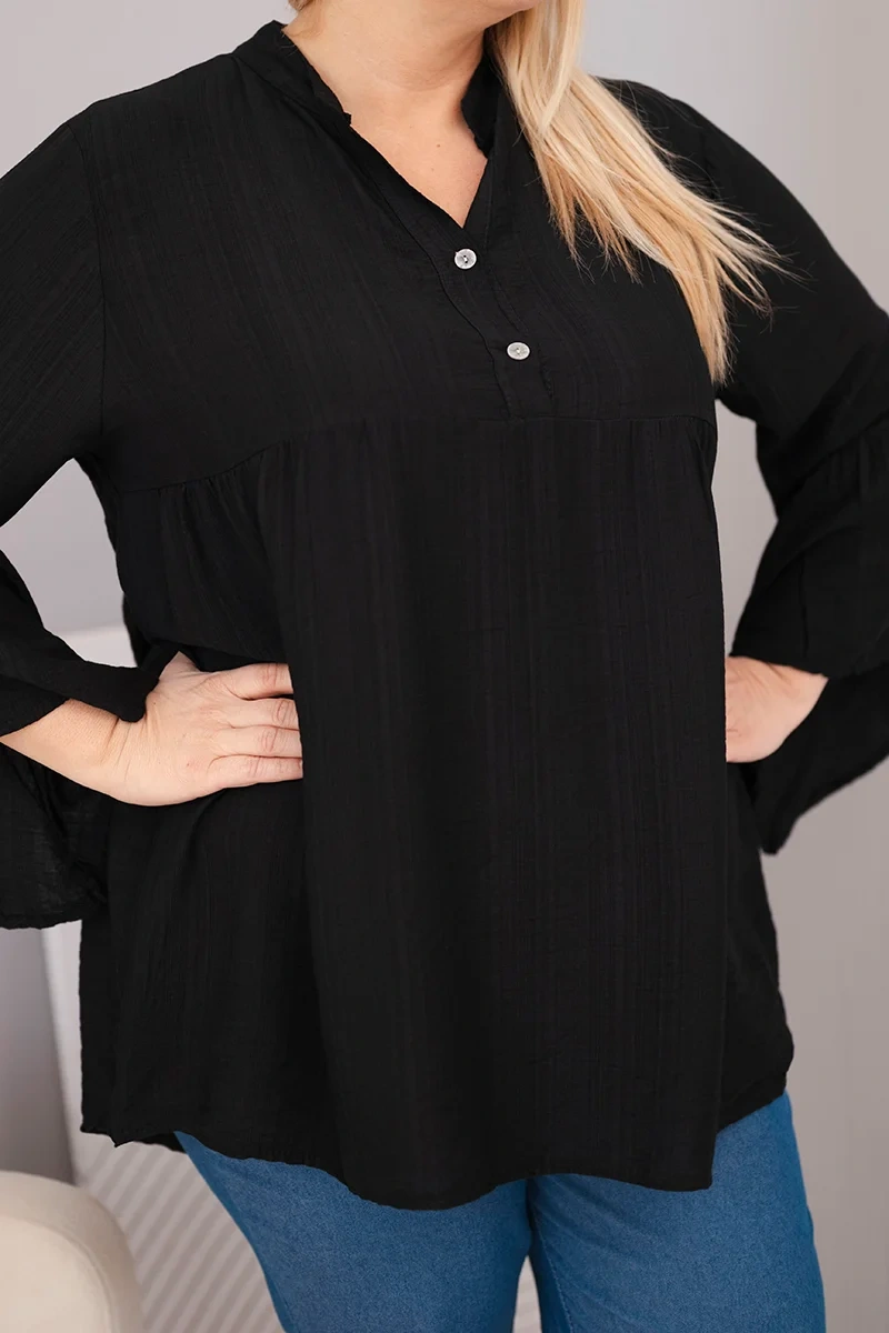 Bluzka damska wiskozowa Plus Size z falbaniastym rękawem i dekoltem V czarna - obrazek 4