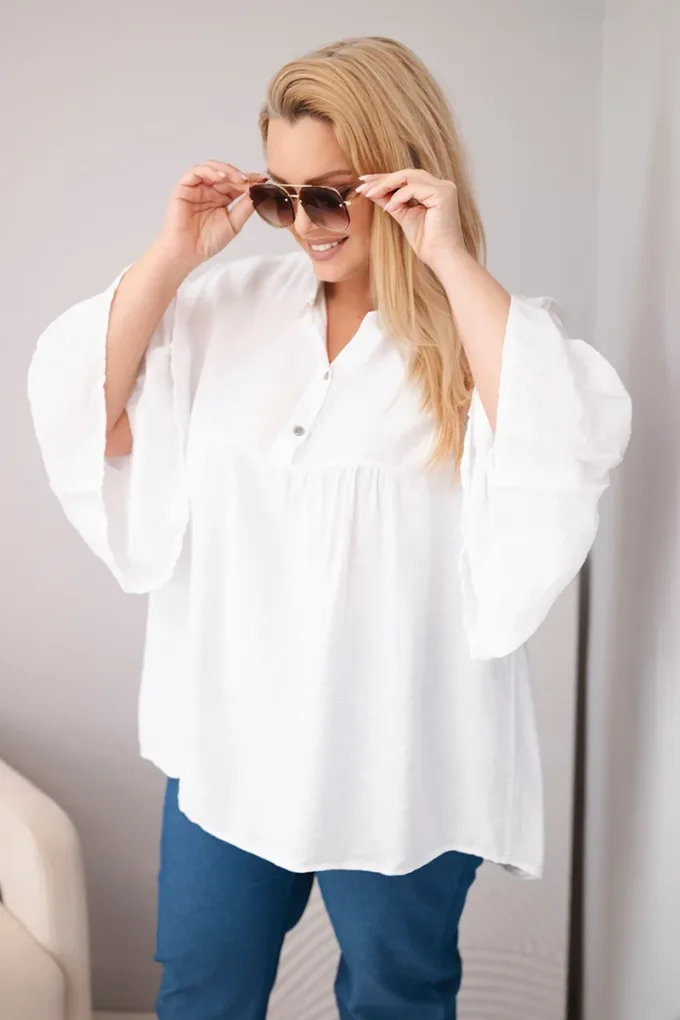Bluzka damska wiskozowa Plus Size z falbaniastym rękawem i dekoltem V biała