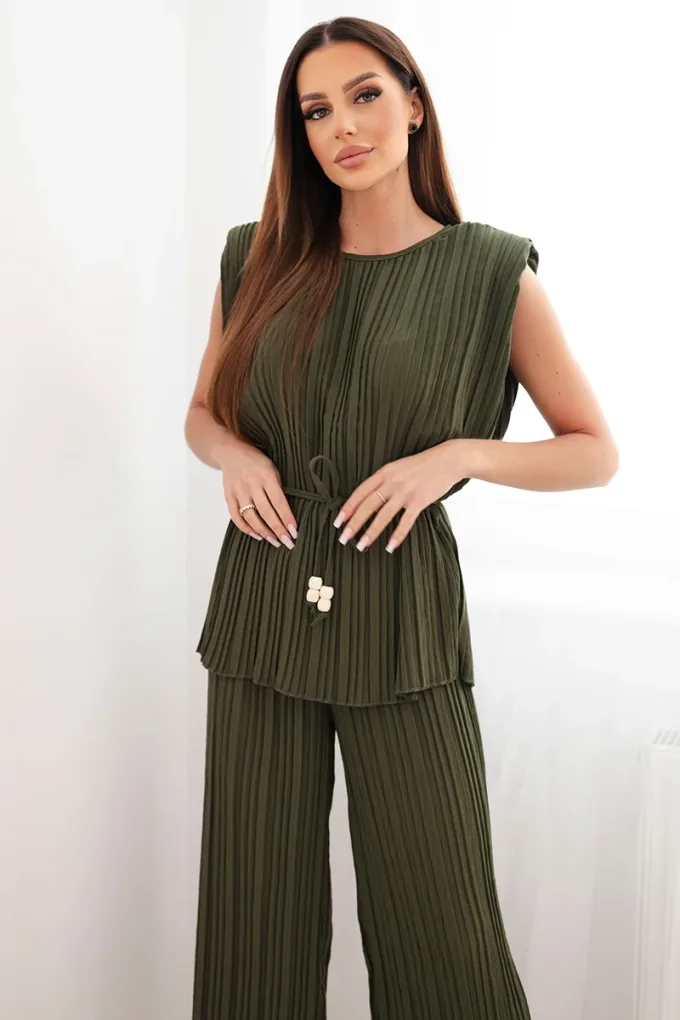 Komplet damski wiskozowy plisowany z wiązaną bluzką i szerokimi spodniami khaki